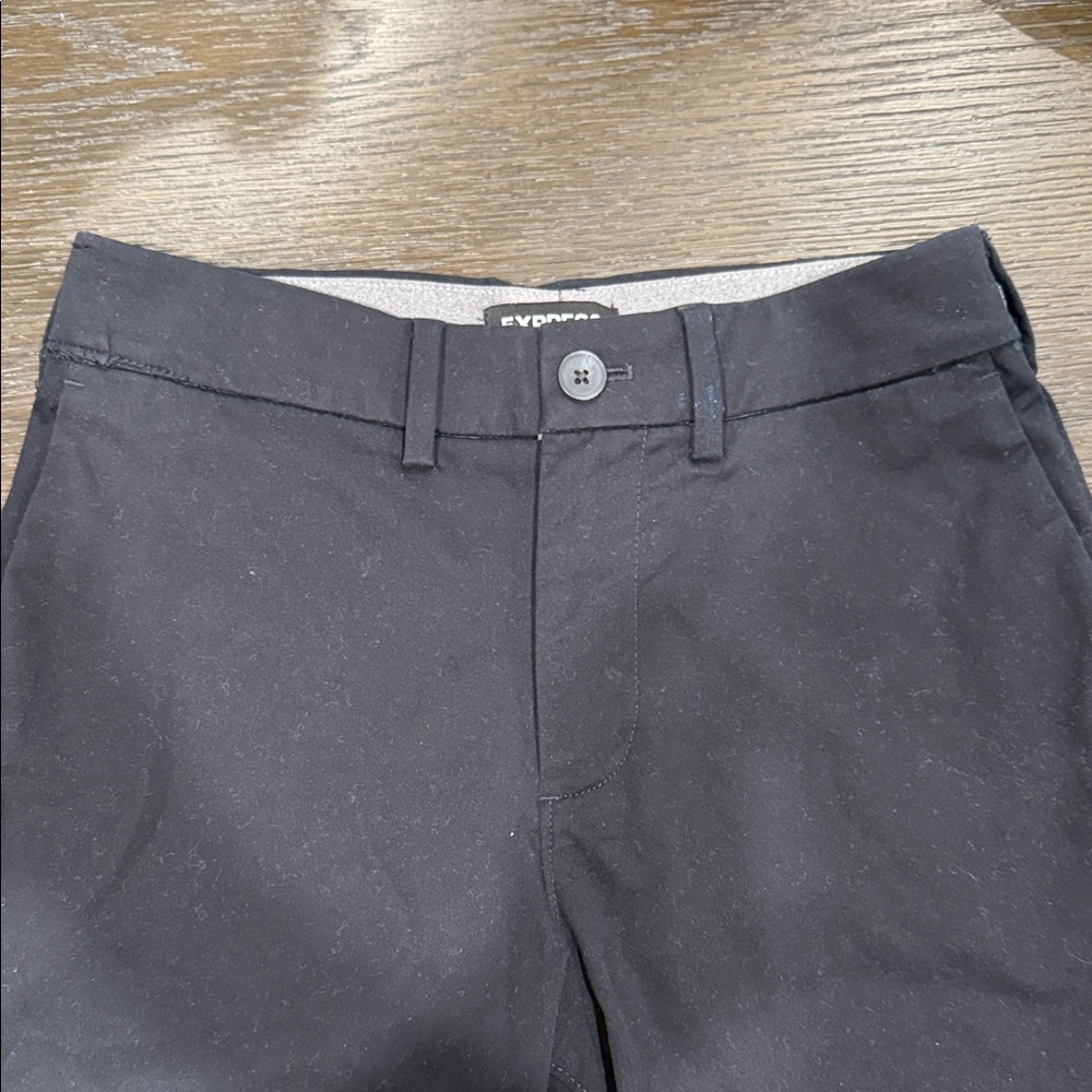 Express Men's Black Flat Front Shorts - Picture 2 of 6